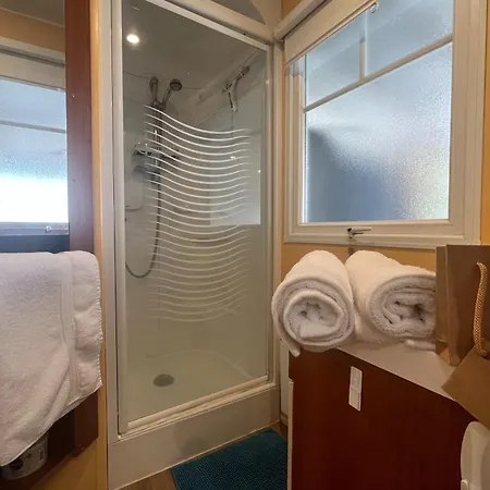 Charming Mobile With Pool In Chalet Hyères