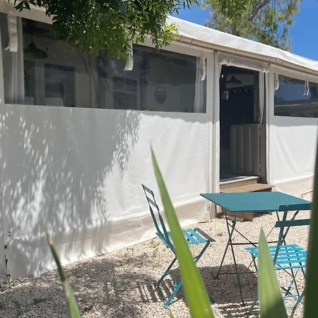 Chalet Charming Mobile With Pool In Hyères